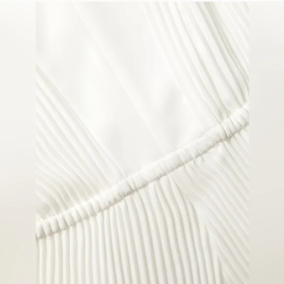 Milly Liv Long-Sleeve V-Neck Pleated Belted Mini Dress, Small -  asmetro.org.br